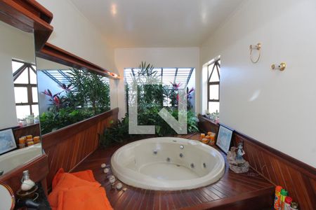 Apartamento à venda com 523m², 5 quartos e 5 vagasBanheira 