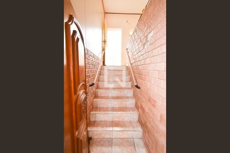 Casa à venda com 248m², 2 quartos e 3 vagasEscada