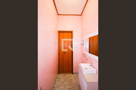 Casa à venda com 248m², 2 quartos e 3 vagasBanheiro da Suíte 