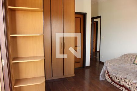 Casa à venda com 500m², 5 quartos e 2 vagasSuíte 1