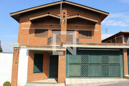 Casa à venda com 500m², 5 quartos e 2 vagasFachada