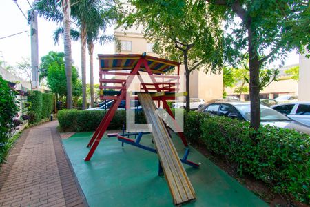 Apartamento à venda com 48m², 2 quartos e 1 vaga Apartamento à venda com 48m², 2 quartos e 1 vagaÁrea comum - Playground