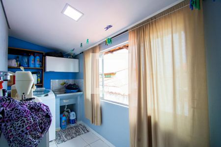 Casa à venda com 280m², 2 quartos e 2 vagasÁrea de serviço