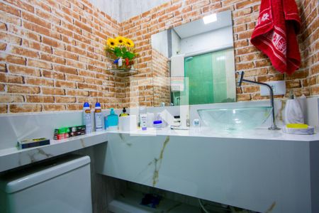 Casa à venda com 280m², 2 quartos e 2 vagasBanheiro do quarto 1