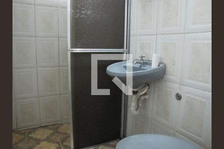 Casa à venda com 200m², 3 quartos e 3 vagasBanheiro Casa 2