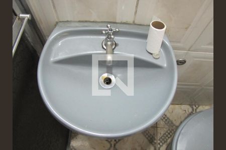 Casa à venda com 200m², 3 quartos e 3 vagasBanheiro Casa 2