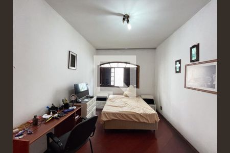 Casa à venda com 560m², 5 quartos e 6 vagas Casa à venda com 560m², 5 quartos e 6 vagasSuíte