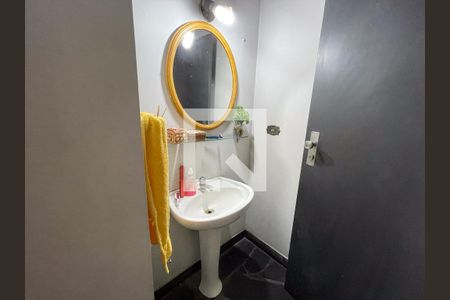 Casa à venda com 560m², 5 quartos e 6 vagas Casa à venda com 560m², 5 quartos e 6 vagasLavabo