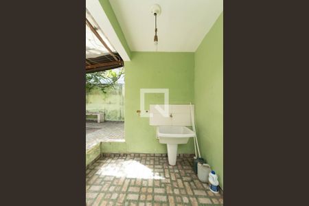 Casa à venda com 138m², 3 quartos e 2 vagas Casa à venda com 138m², 3 quartos e 2 vagasLavanderia