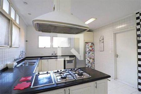 Casa à venda com 450m², 4 quartos e 4 vagas