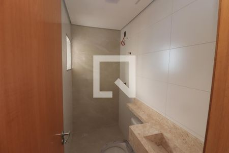 Casa de condomínio à venda com 210m², 3 quartos e 4 vagasBanheiro da Suíte