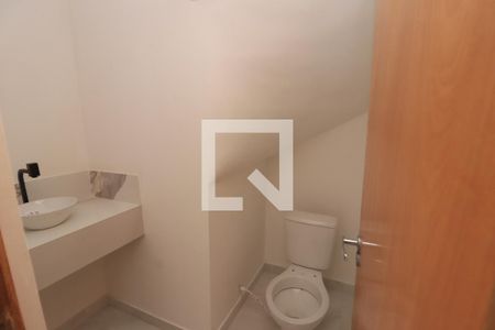 Casa de condomínio à venda com 210m², 3 quartos e 4 vagasLavabo