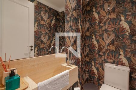 Lavabo de apartamento para alugar com 3 quartos, 140m² em Itaim Bibi, São Paulo