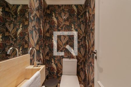 Lavabo de apartamento para alugar com 3 quartos, 140m² em Itaim Bibi, São Paulo