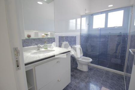 Casa de condomínio à venda com 230m², 3 quartos e 5 vagasBanheiro