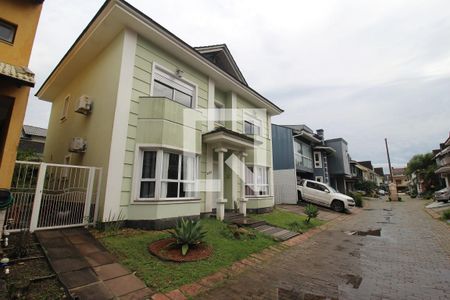 Casa de condomínio à venda com 230m², 3 quartos e 5 vagasFachada da casa