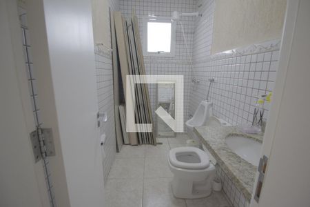 Casa de condomínio à venda com 230m², 3 quartos e 5 vagasBanheiro de serviço