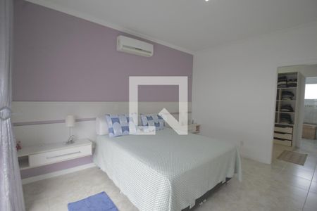 Casa de condomínio à venda com 230m², 3 quartos e 5 vagasSuíte