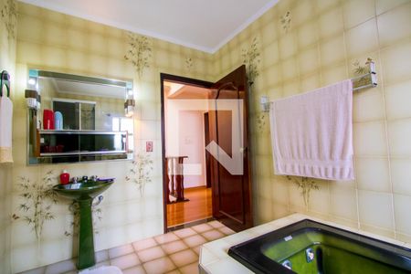 Casa à venda com 330m², 3 quartos e 3 vagasBanheiro social