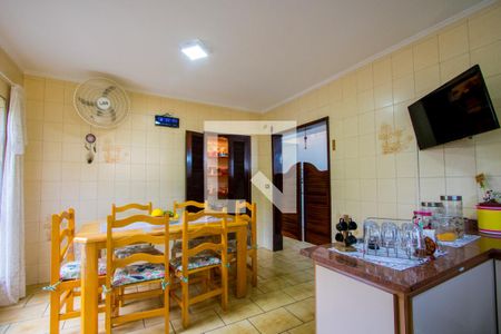 Casa à venda com 330m², 3 quartos e 3 vagasCozinha