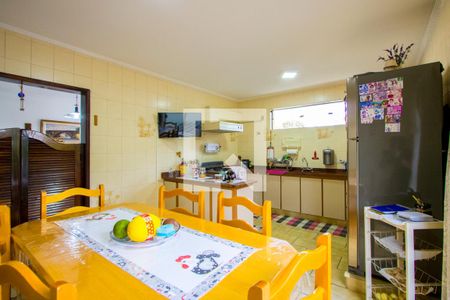 Casa à venda com 330m², 3 quartos e 3 vagasCozinha