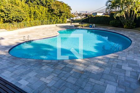 Apartamento à venda com 98m², 3 quartos e 1 vaga Apartamento à venda com 98m², 3 quartos e 1 vagaPiscina