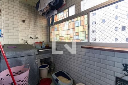 Apartamento à venda com 130m², 3 quartos e 2 vagas Apartamento à venda com 130m², 3 quartos e 2 vagasLavanderia