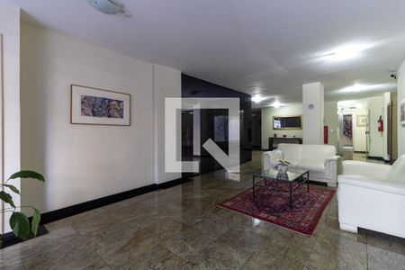 Apartamento à venda com 130m², 3 quartos e 2 vagas Apartamento à venda com 130m², 3 quartos e 2 vagasHall de Entrada