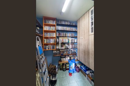 Apartamento à venda com 130m², 3 quartos e 2 vagas Apartamento à venda com 130m², 3 quartos e 2 vagasQuarto de Serviço