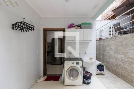 Casa à venda com 100m², 3 quartos e 2 vagas Casa à venda com 100m², 3 quartos e 2 vagasÁrea de Serviço