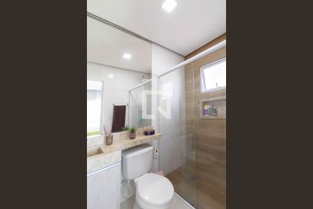 Casa à venda com 100m², 3 quartos e 2 vagas Casa à venda com 100m², 3 quartos e 2 vagasBanheiro da Suíte