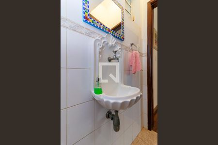 Casa à venda com 150m², 3 quartos e 3 vagas Casa à venda com 150m², 3 quartos e 3 vagasBanheiro