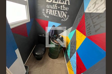 Casa à venda com 200m², 4 quartos e 2 vagasBanheiro 1