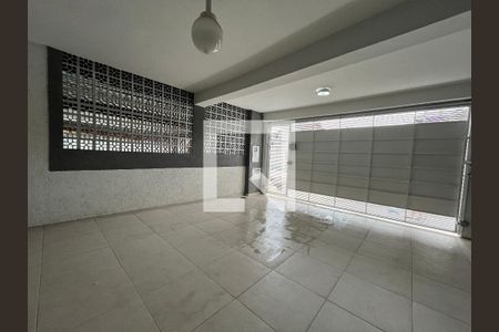 Casa à venda com 200m², 4 quartos e 2 vagasGaragem