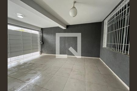 Casa à venda com 200m², 4 quartos e 2 vagasGaragem
