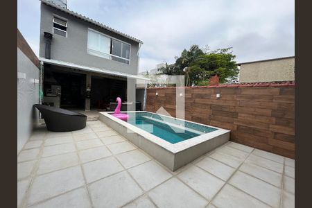 Casa à venda com 200m², 4 quartos e 2 vagasÁrea comum