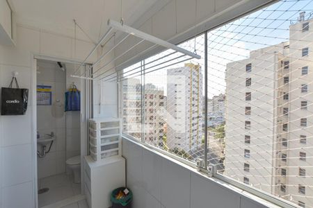 Apartamento à venda com 90m², 3 quartos e 2 vagas Apartamento à venda com 90m², 3 quartos e 2 vagasÁrea de Serviço