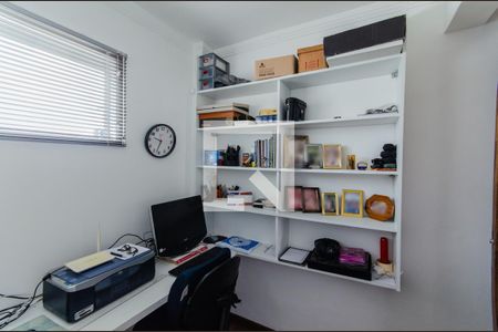 Apartamento à venda com 90m², 3 quartos e 2 vagasQuarto 2