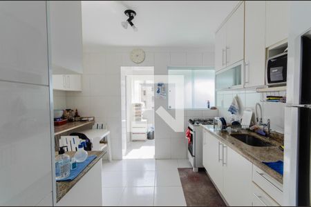 Apartamento à venda com 90m², 3 quartos e 2 vagasCozinha