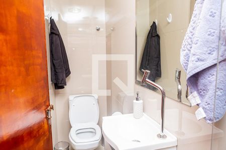 Casa à venda com 100m², 2 quartos e 2 vagas Casa à venda com 100m², 2 quartos e 2 vagasBanheiro 2