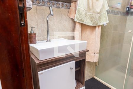 Casa à venda com 100m², 2 quartos e 2 vagas Casa à venda com 100m², 2 quartos e 2 vagasBanheiro