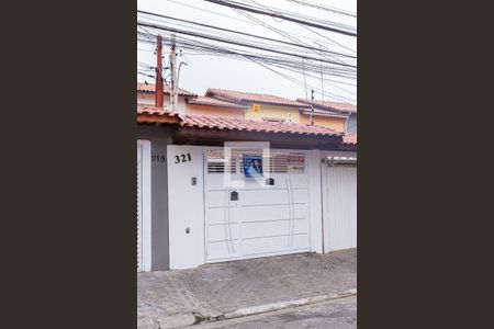 Casa à venda com 100m², 2 quartos e 2 vagas Casa à venda com 100m², 2 quartos e 2 vagasFachada