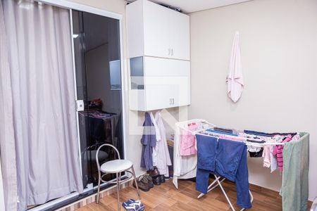 Casa à venda com 100m², 2 quartos e 2 vagas Casa à venda com 100m², 2 quartos e 2 vagasÁrea de Serviço