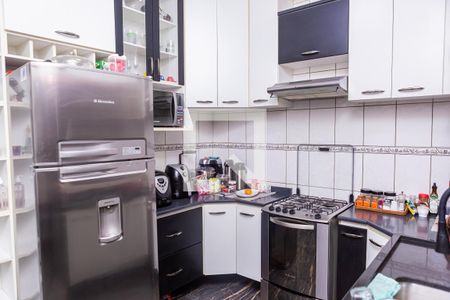 Casa à venda com 100m², 2 quartos e 2 vagas Casa à venda com 100m², 2 quartos e 2 vagasCozinha