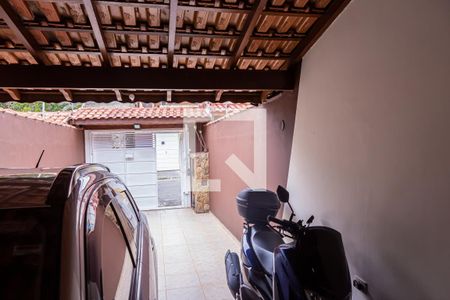 Casa à venda com 100m², 2 quartos e 2 vagas Casa à venda com 100m², 2 quartos e 2 vagasGaragem