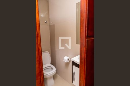 Casa à venda com 100m², 2 quartos e 2 vagas Casa à venda com 100m², 2 quartos e 2 vagasBanheiro 2