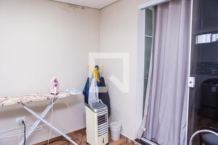 Casa à venda com 100m², 2 quartos e 2 vagas Casa à venda com 100m², 2 quartos e 2 vagasÁrea de Serviço