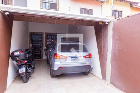 Casa à venda com 100m², 2 quartos e 2 vagas Casa à venda com 100m², 2 quartos e 2 vagasGaragem