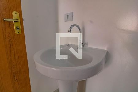 Banheiro de casa para alugar com 1 quarto, 64m² em Jardim Oriental, São Paulo