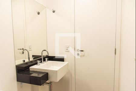 Banheiro de kitnet/studio para alugar com 1 quarto, 20m² em Vila Mariana, São Paulo